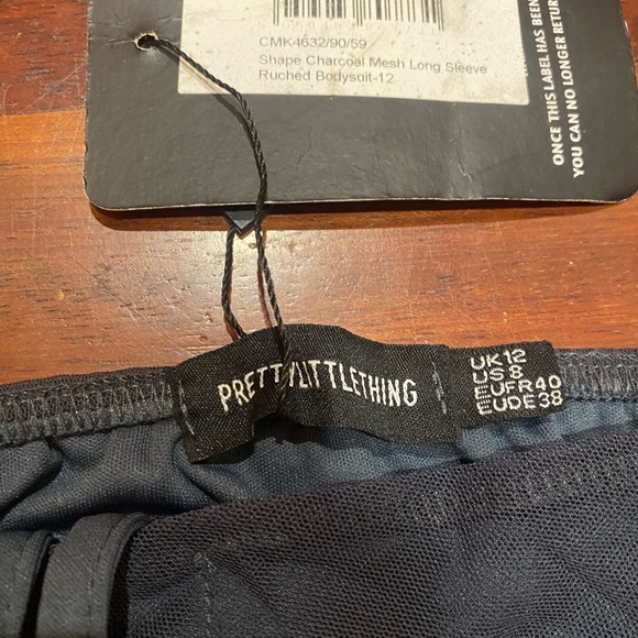 🪩NWT! Pretty Little Thing shape charcoal mesh ruched bodysuit - size 8 - Picture 10 of 12
